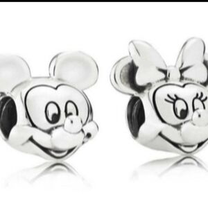 Pandora Mickey Mouse and Minnie Mouse Set of bracelet charms.